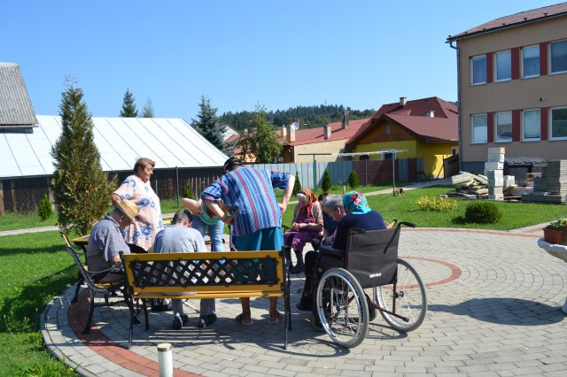 športové dopoludnie v záhrade